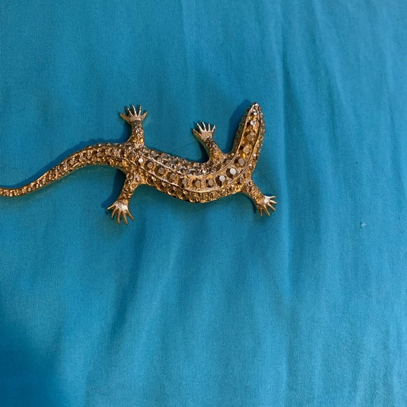 Gold Reptile Brooch - Picture 2 of 2